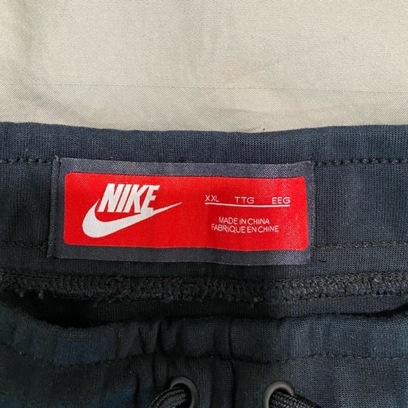 Men’s Nike Sweatpants - Picture 2 of 13
